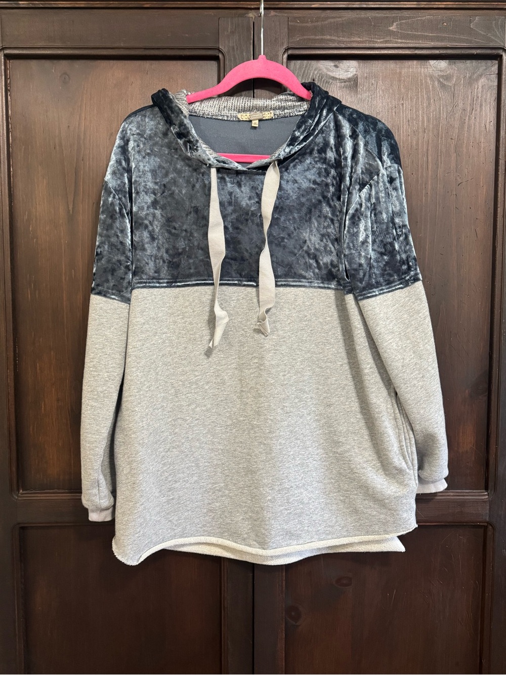 Gimmicks by BKE Velvet Pullover Hoodie Sequin lined Hood size Medium Lagenlook - Picture 1 of 11